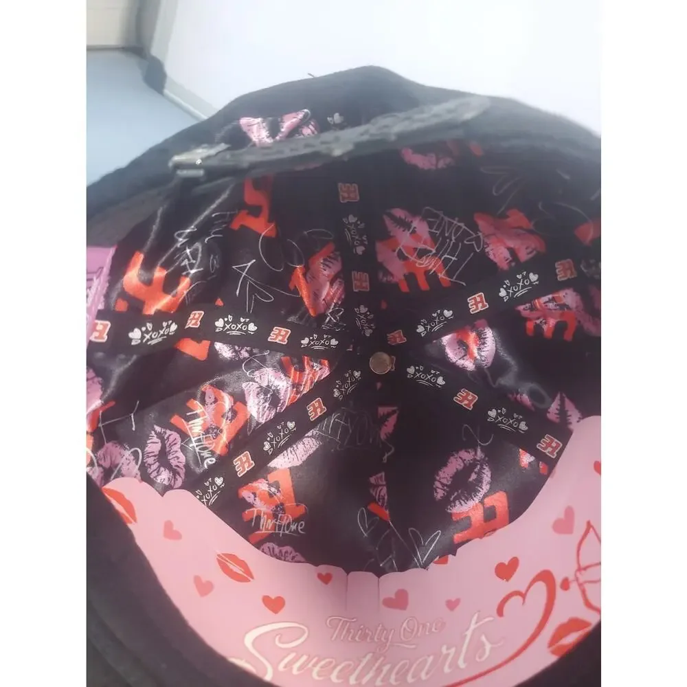 31 Hats Thirty One NY Lovestruck Snapback Hat Black Valentine Sweethearts New